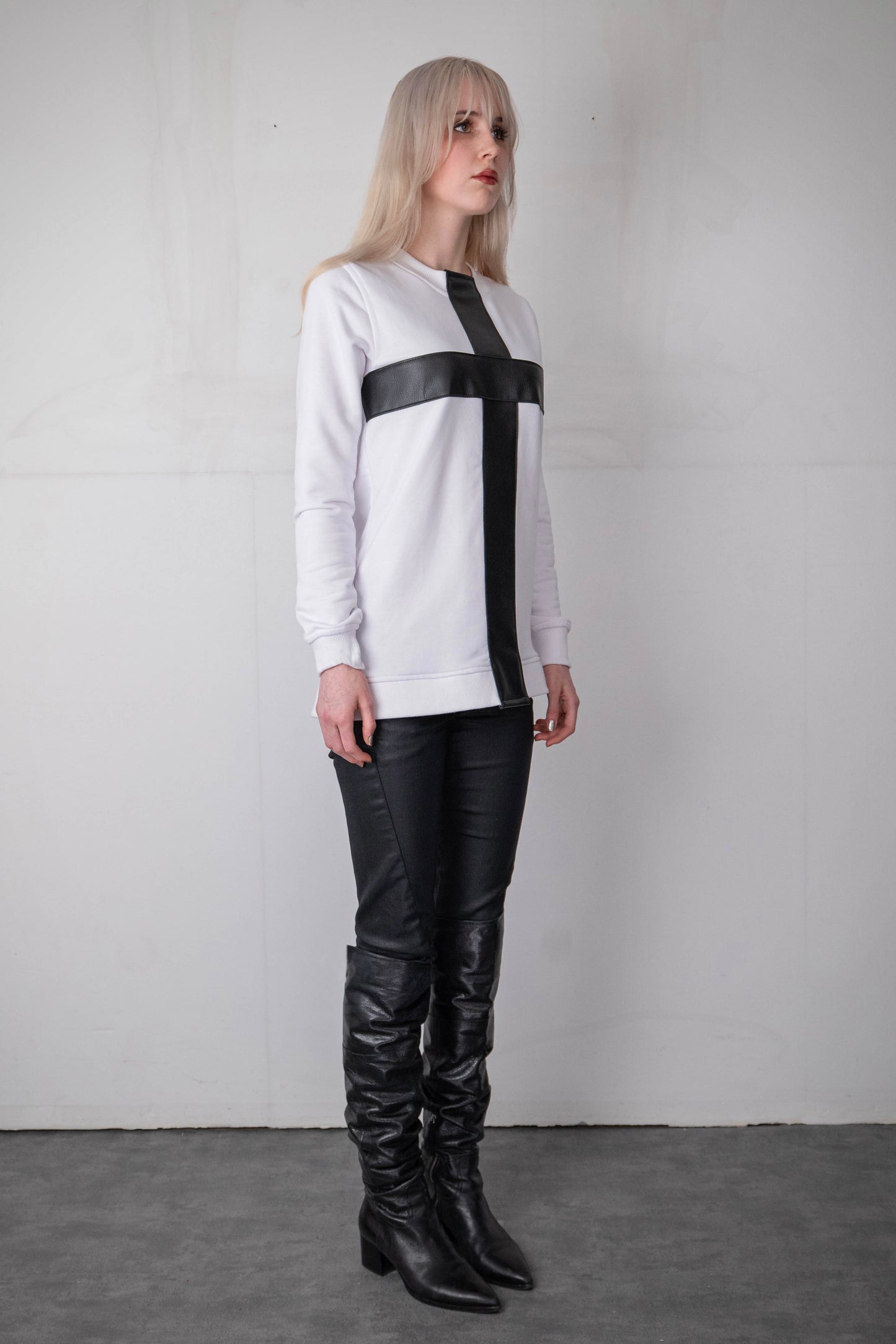 WHITE LEATHER CROSS SWEATER