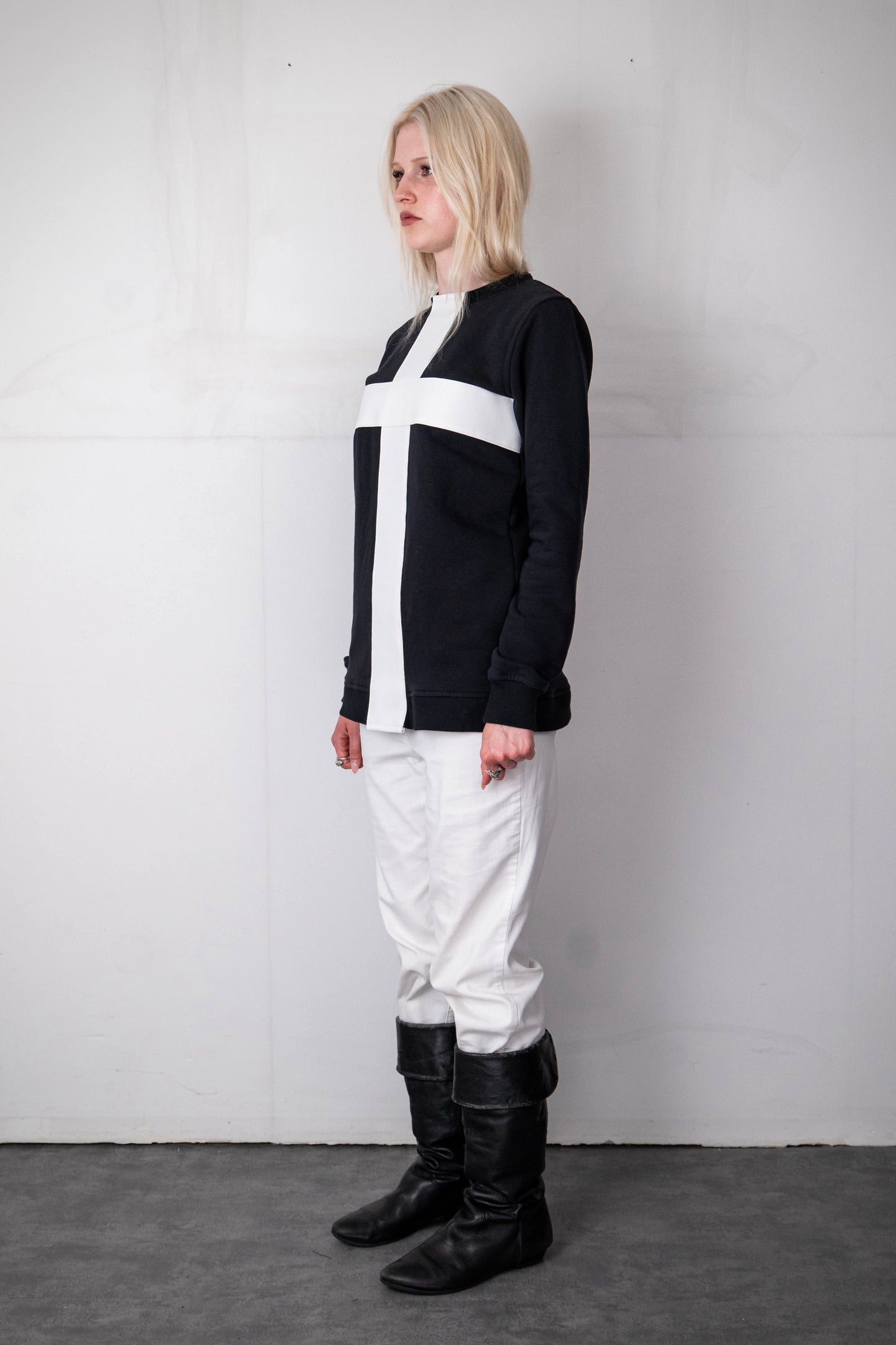 BLACK LEATHER CROSS SWEATER