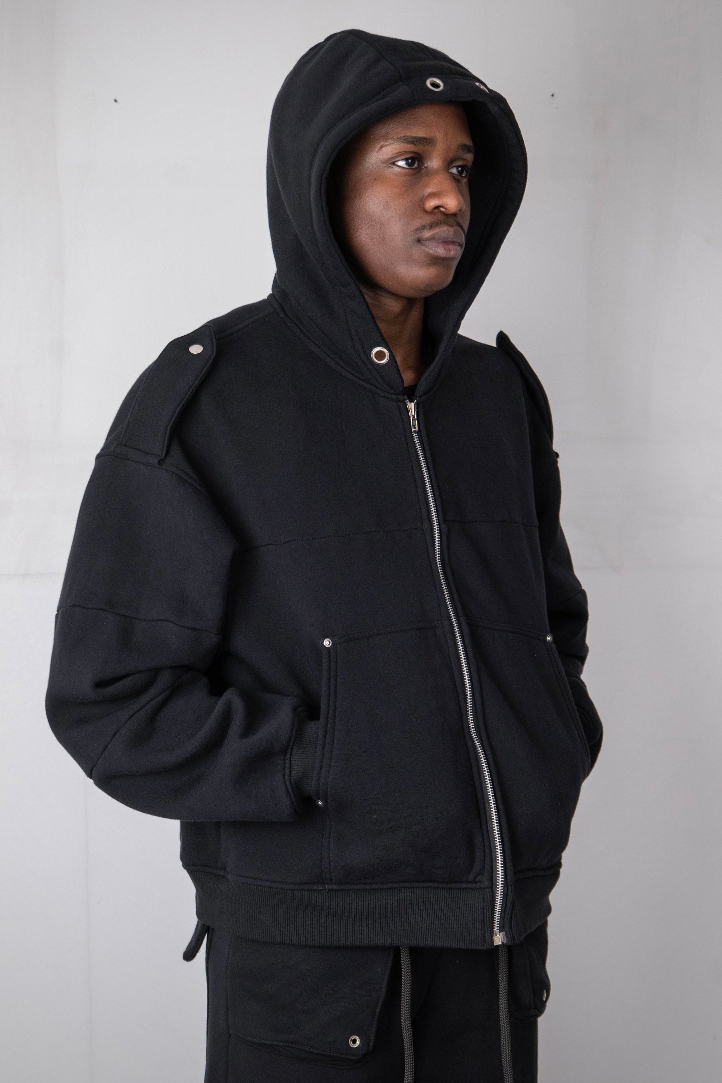BASIC MILITARY ZIPPER