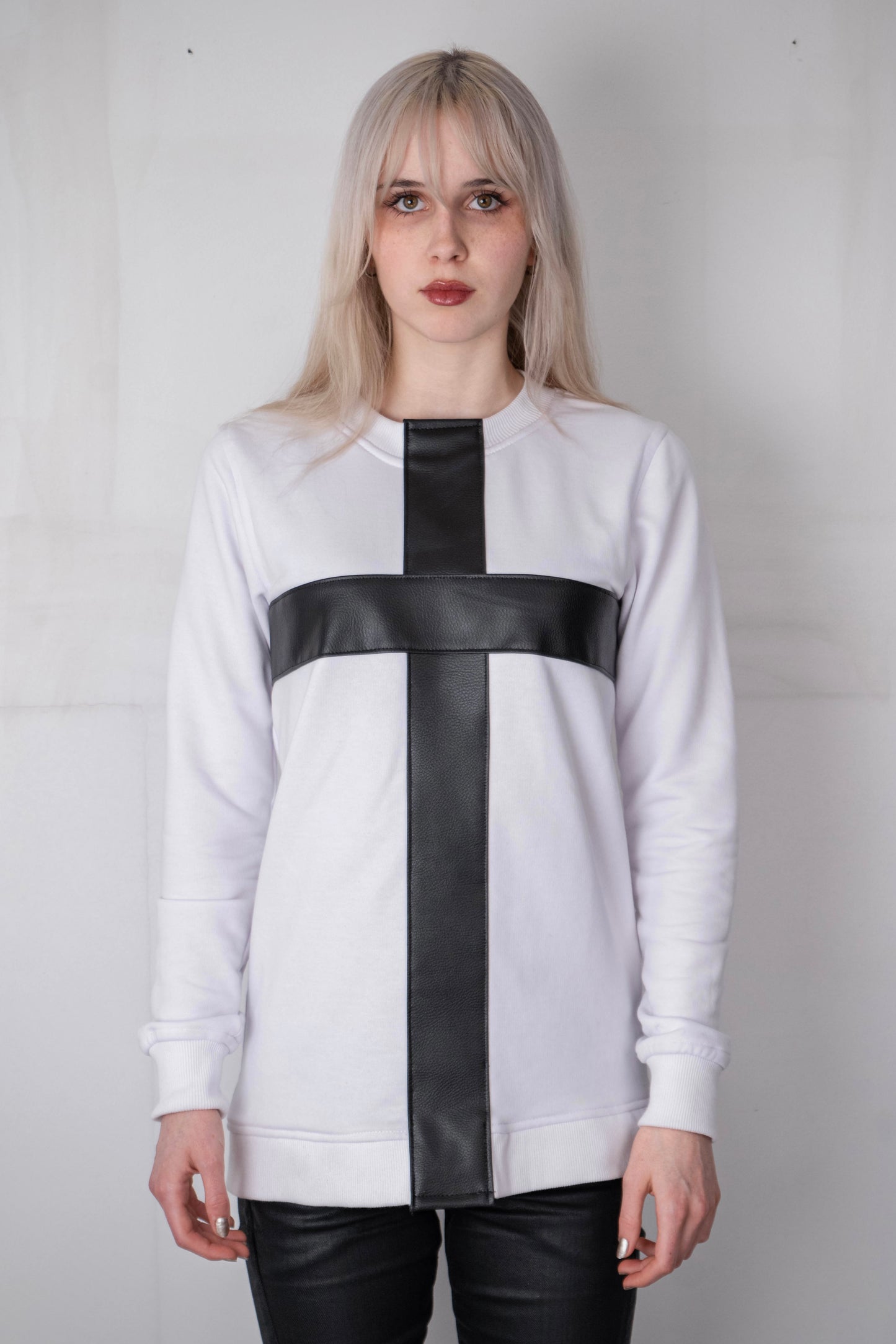 WHITE LEATHER CROSS SWEATER