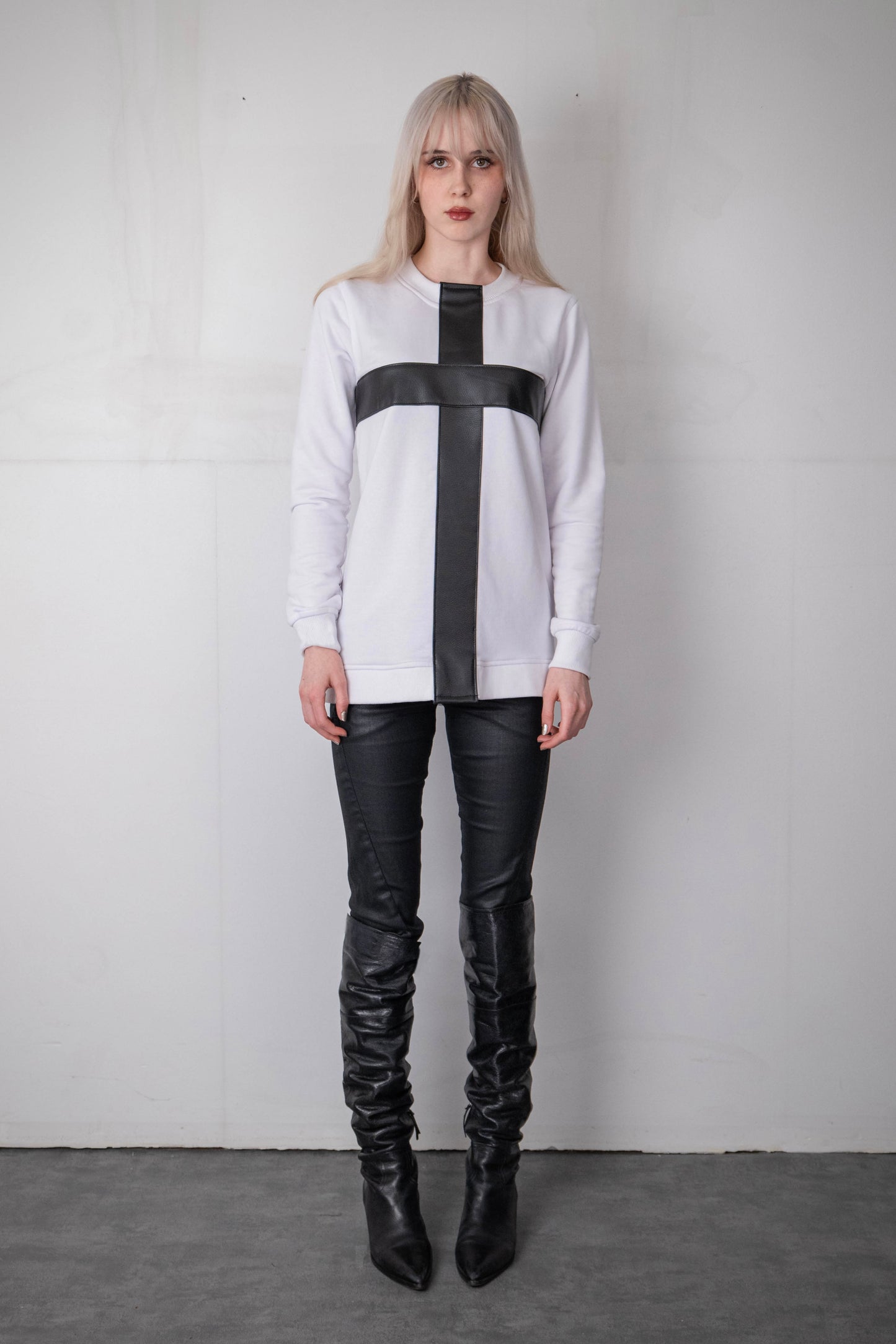 WHITE LEATHER CROSS SWEATER