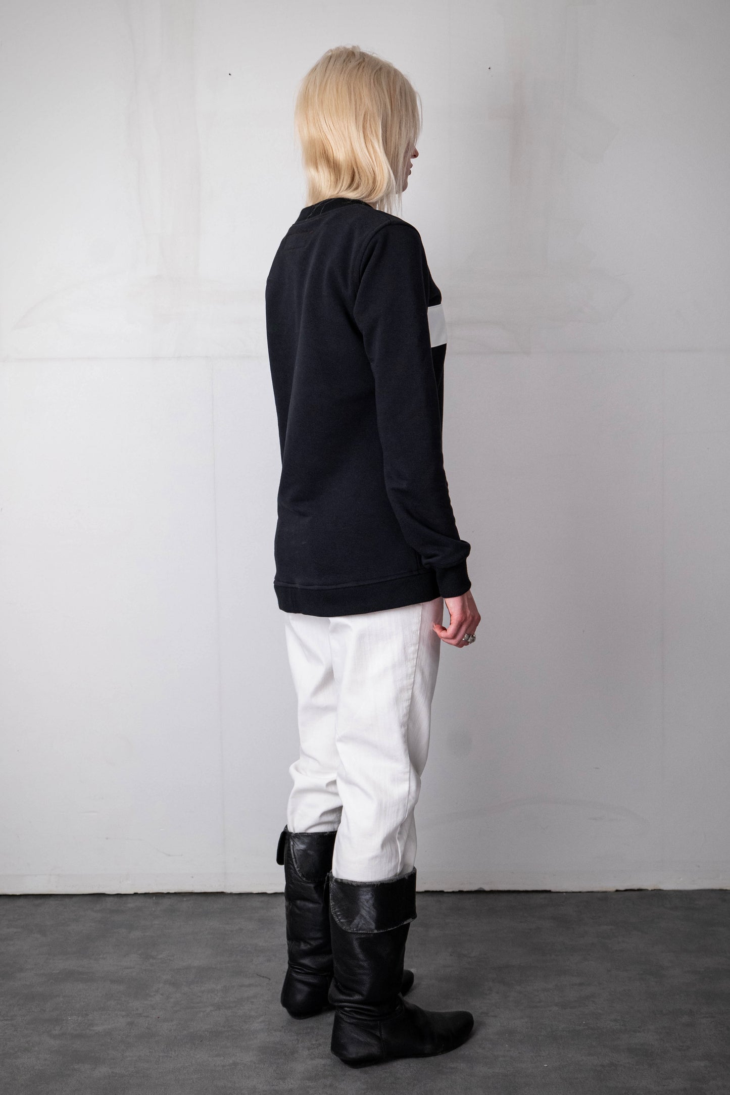BLACK LEATHER CROSS SWEATER