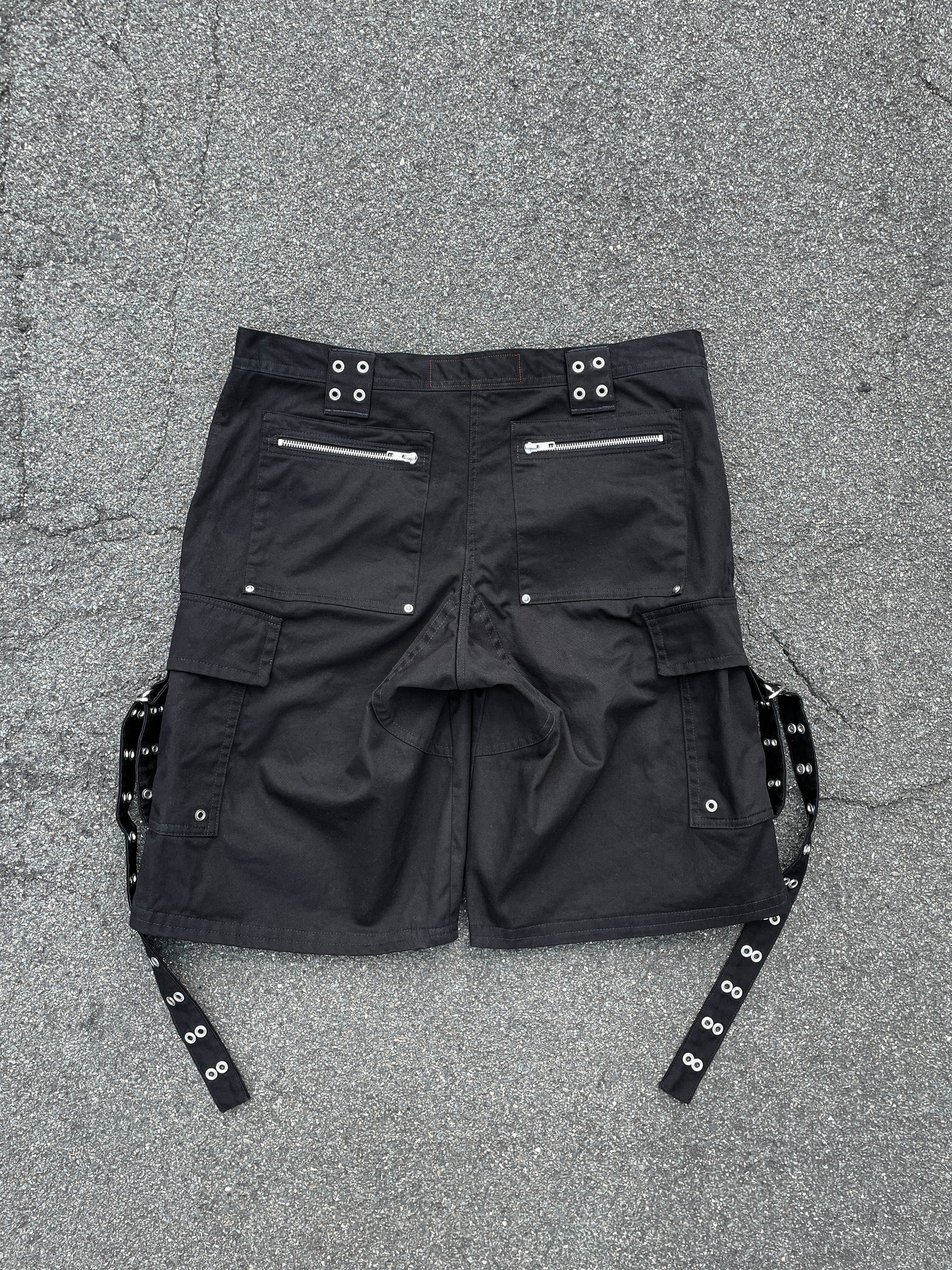 BLACK STRAP CARGO SHORTS