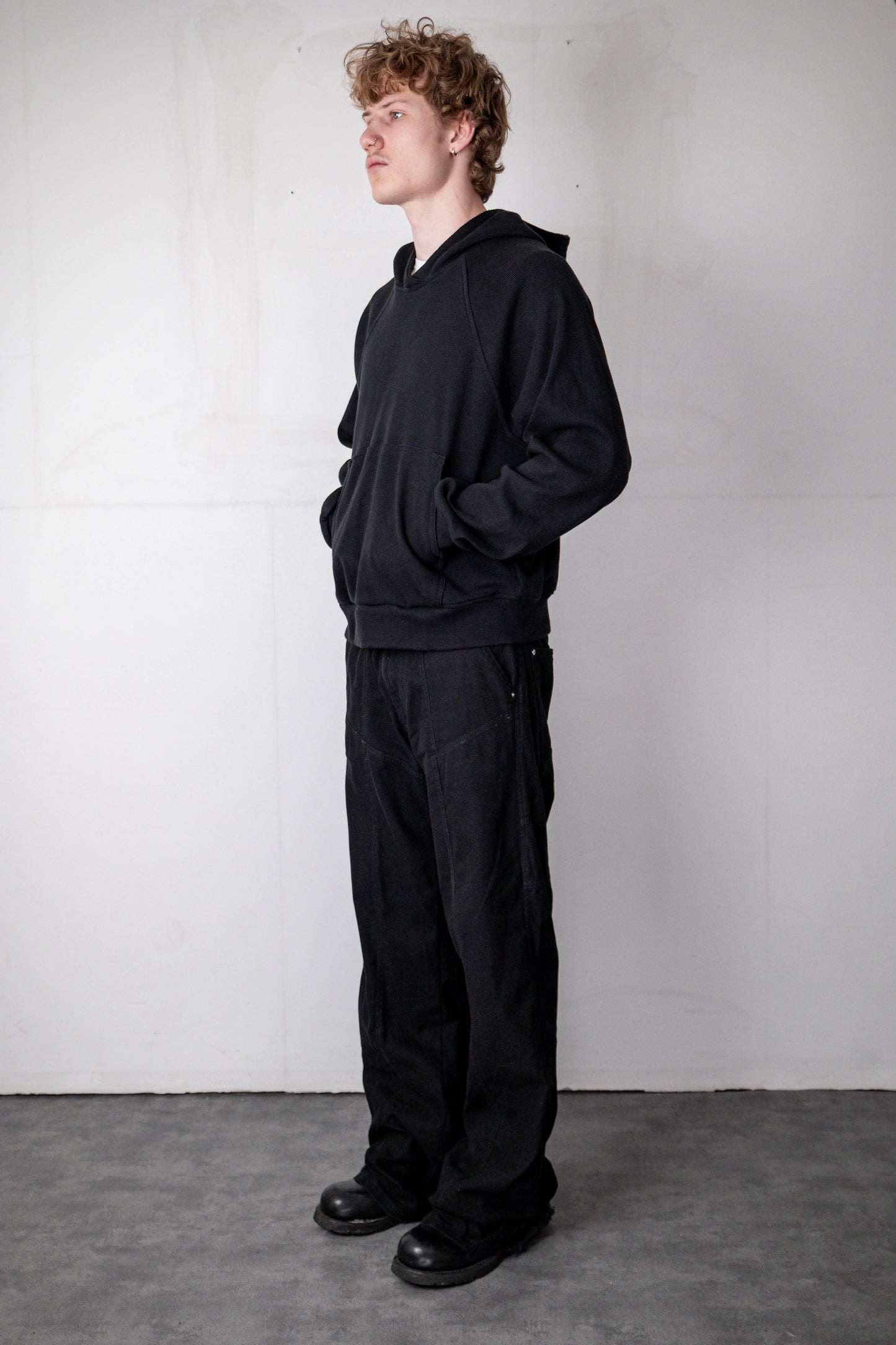 BLACK RAGLAN RIBBING HOODIE