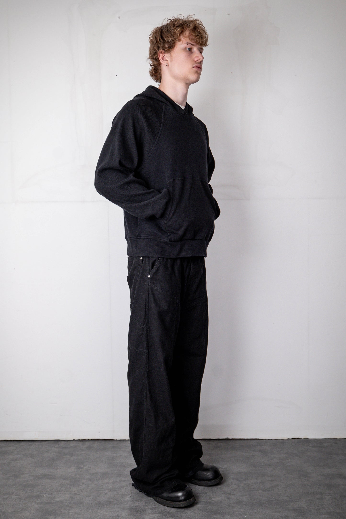 BLACK RAGLAN RIBBING HOODIE
