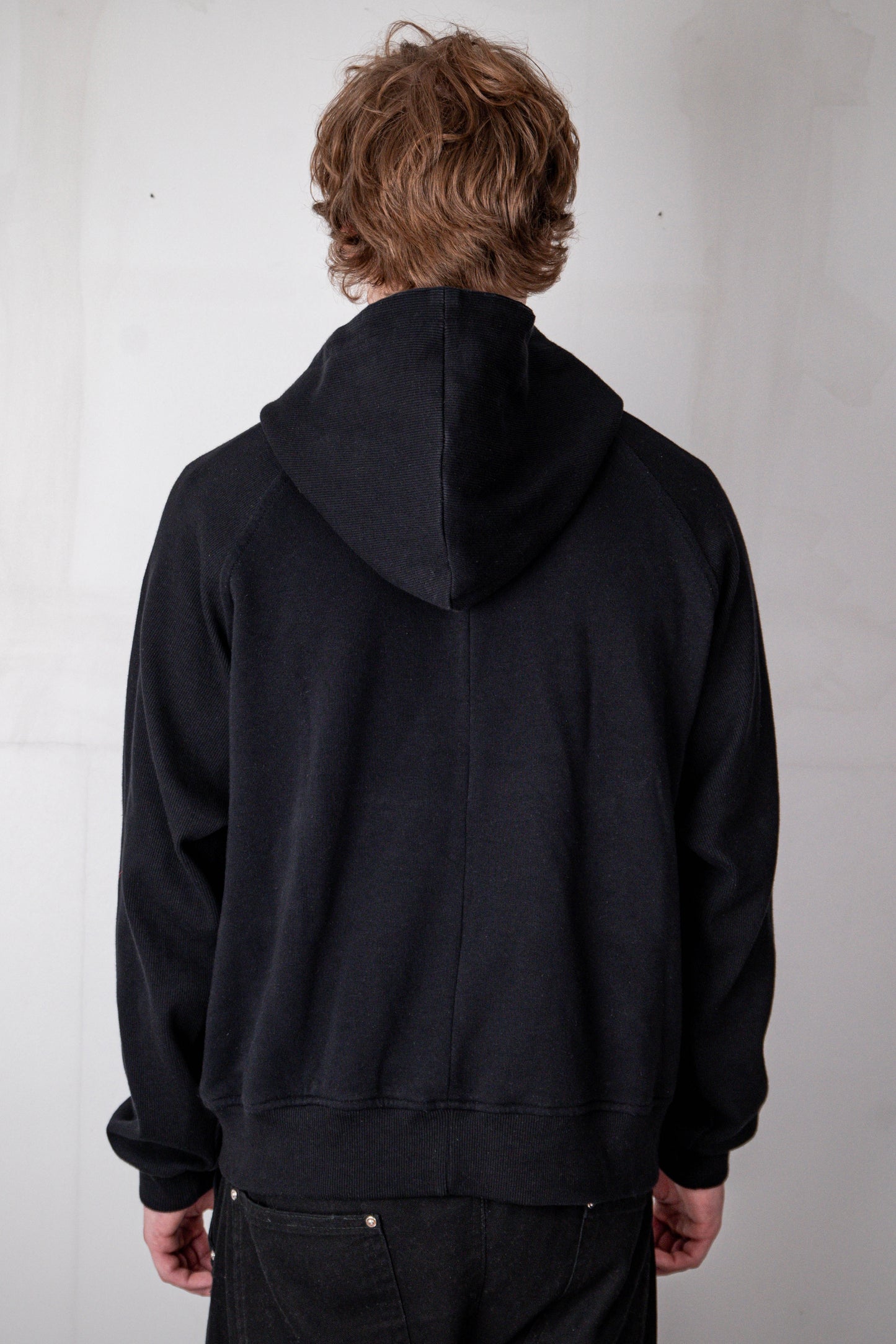 BLACK RAGLAN RIBBING HOODIE
