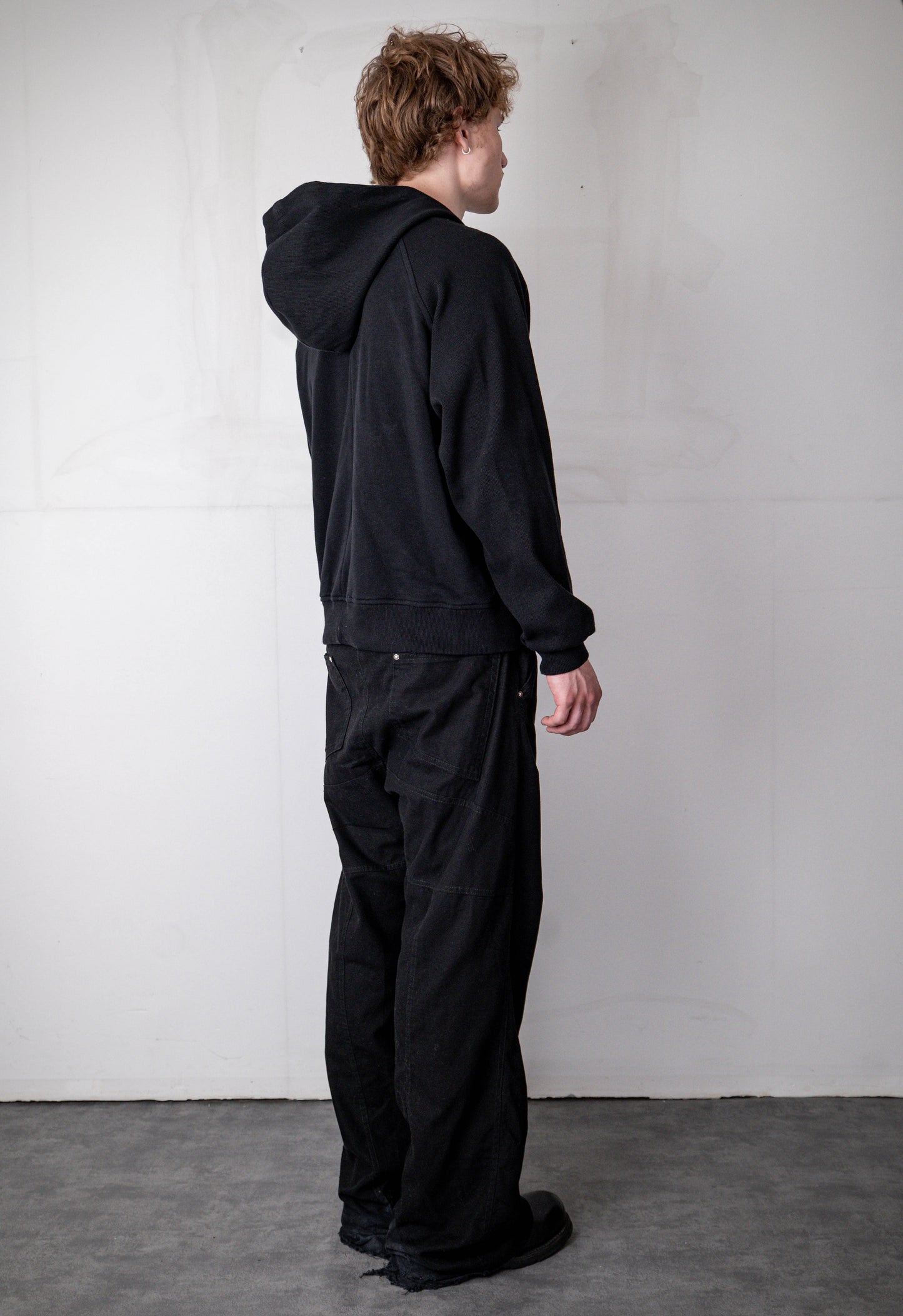 BLACK RAGLAN RIBBING HOODIE
