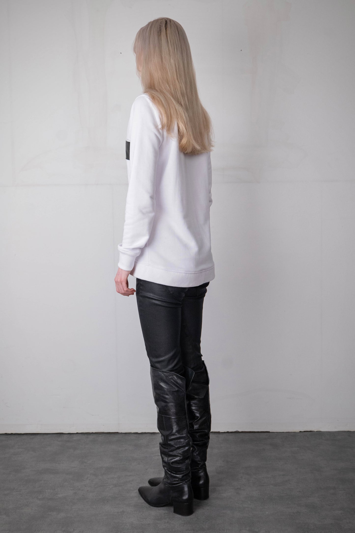 WHITE LEATHER CROSS SWEATER