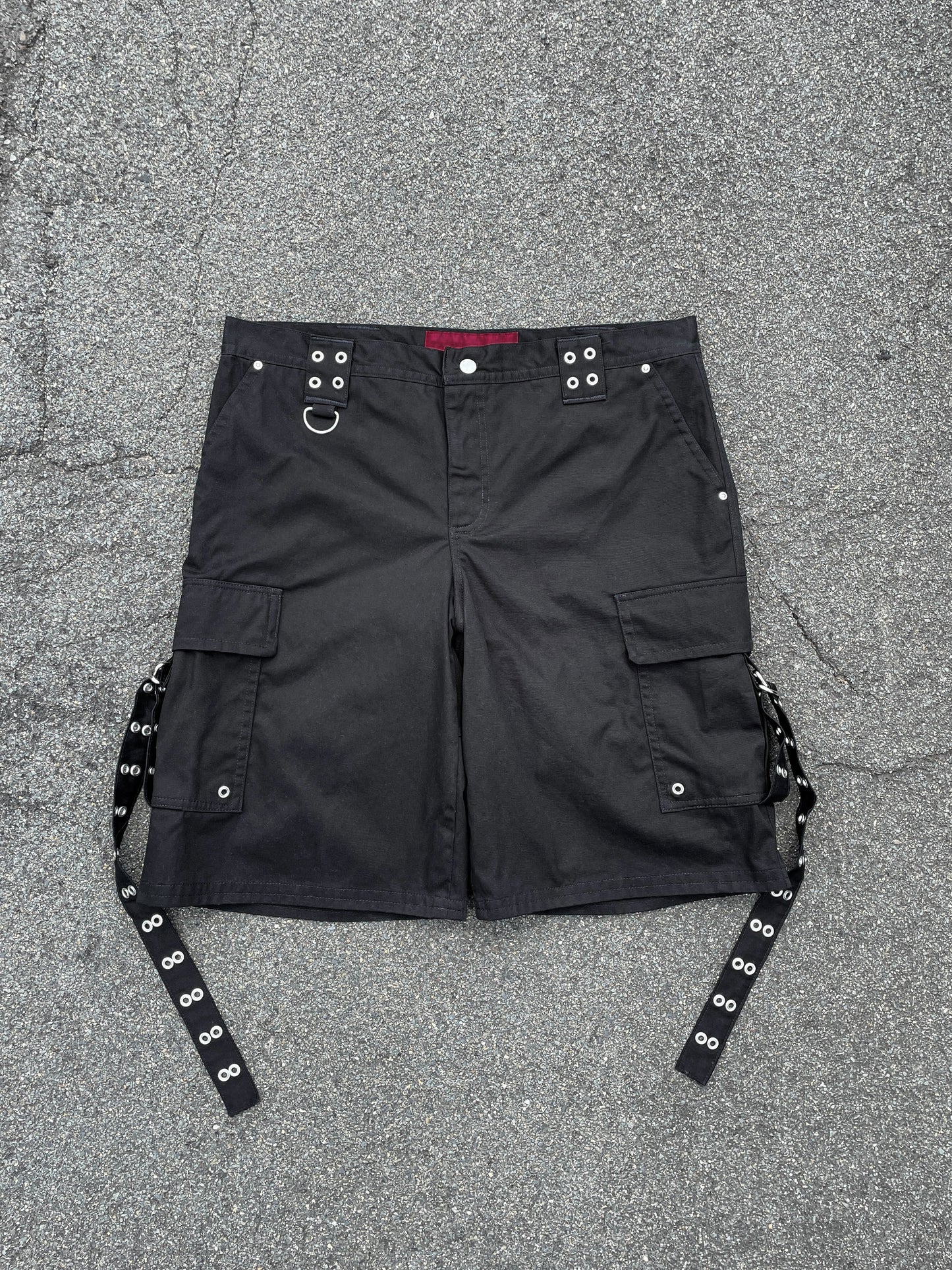 BLACK STRAP CARGO SHORTS
